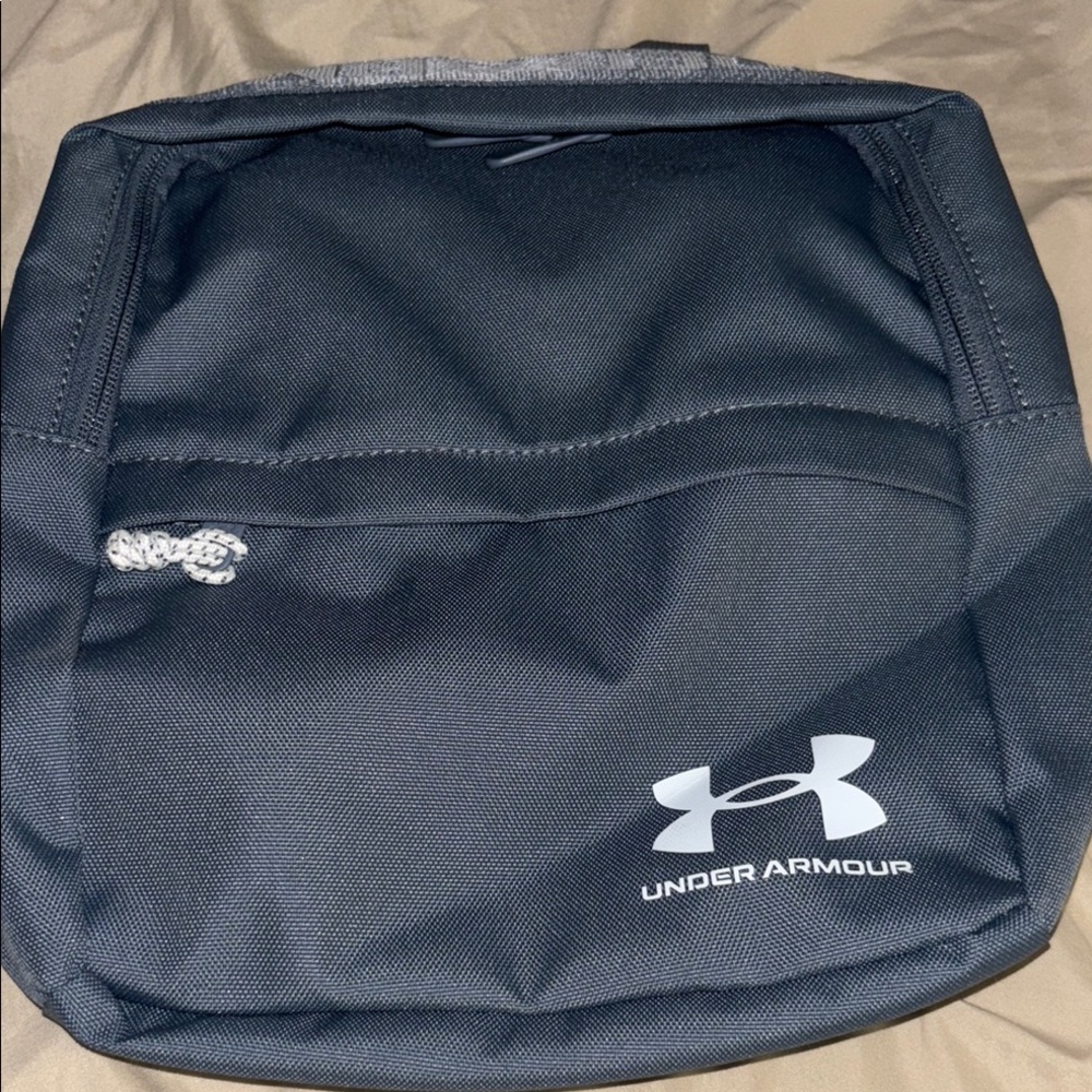 Under Armour Black Belt Bag Sleek and Durable